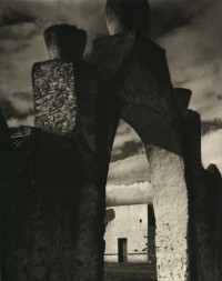 Paul Strand, Gateway, Hidalgo, 1933