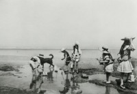 Jacques Henri Lartigue, Villerville, MA, Cousine Simone, 1904