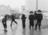 George Tice, Amish Children Playing in Snow, Lancaster, Pennsylvania, 1961